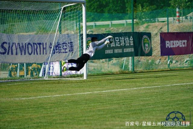 俱乐部杯-李添荣20分上海胜山西 洛夫顿24+12