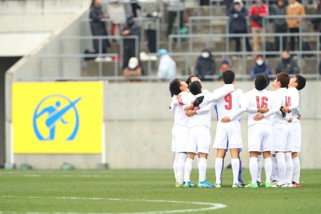 欧冠-普利希奇角球直接破门 AC米兰3-1布鲁日